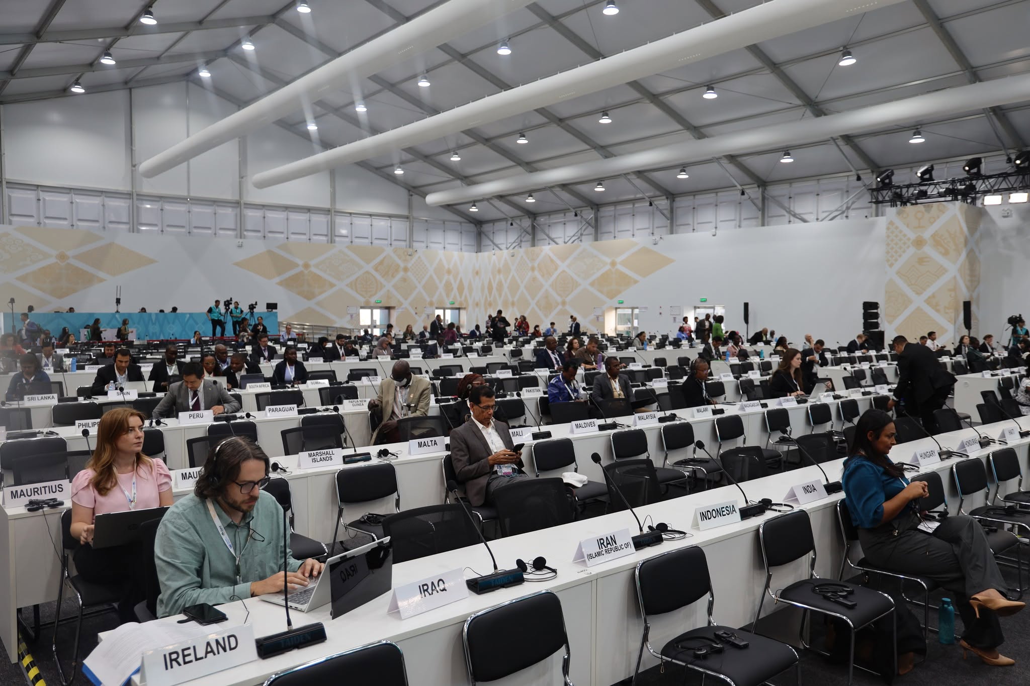  ЦӨЛЖИЛТТЭЙ ТЭМЦЭН НҮБ-Н КОНВЕНЦЫН ТАЛУУДЫН БАГА ХУРАЛ COP17 УЛААНБААТАРТ ҮРГЭЛЖИЛЖ БАЙНА.